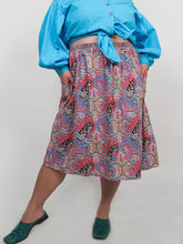 Load image into Gallery viewer, Vintage paisley white pink and blue skirt (XL)
