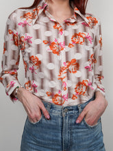 Load image into Gallery viewer, Vintage floral blouse with orange rose motifs (S-M)
