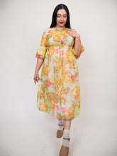 Load image into Gallery viewer, Button-up floral spring colored dress (L)
