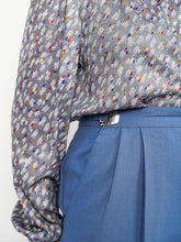 Load image into Gallery viewer, Grey dotted button-up blouse (L-XL)
