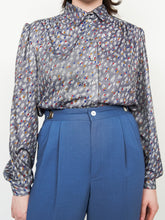 Load image into Gallery viewer, Grey dotted button-up blouse (L-XL)
