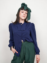 Load image into Gallery viewer, Vintage Navy tie collar blouse (M-L)
