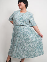 Load image into Gallery viewer, Vintage leaf pattern dress (XL-2X)
