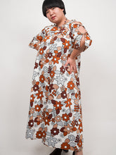 Load image into Gallery viewer, Vintage earth tone floral dress (XL)
