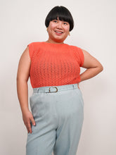 Load image into Gallery viewer, Coral sleeveless knit (L-XL)
